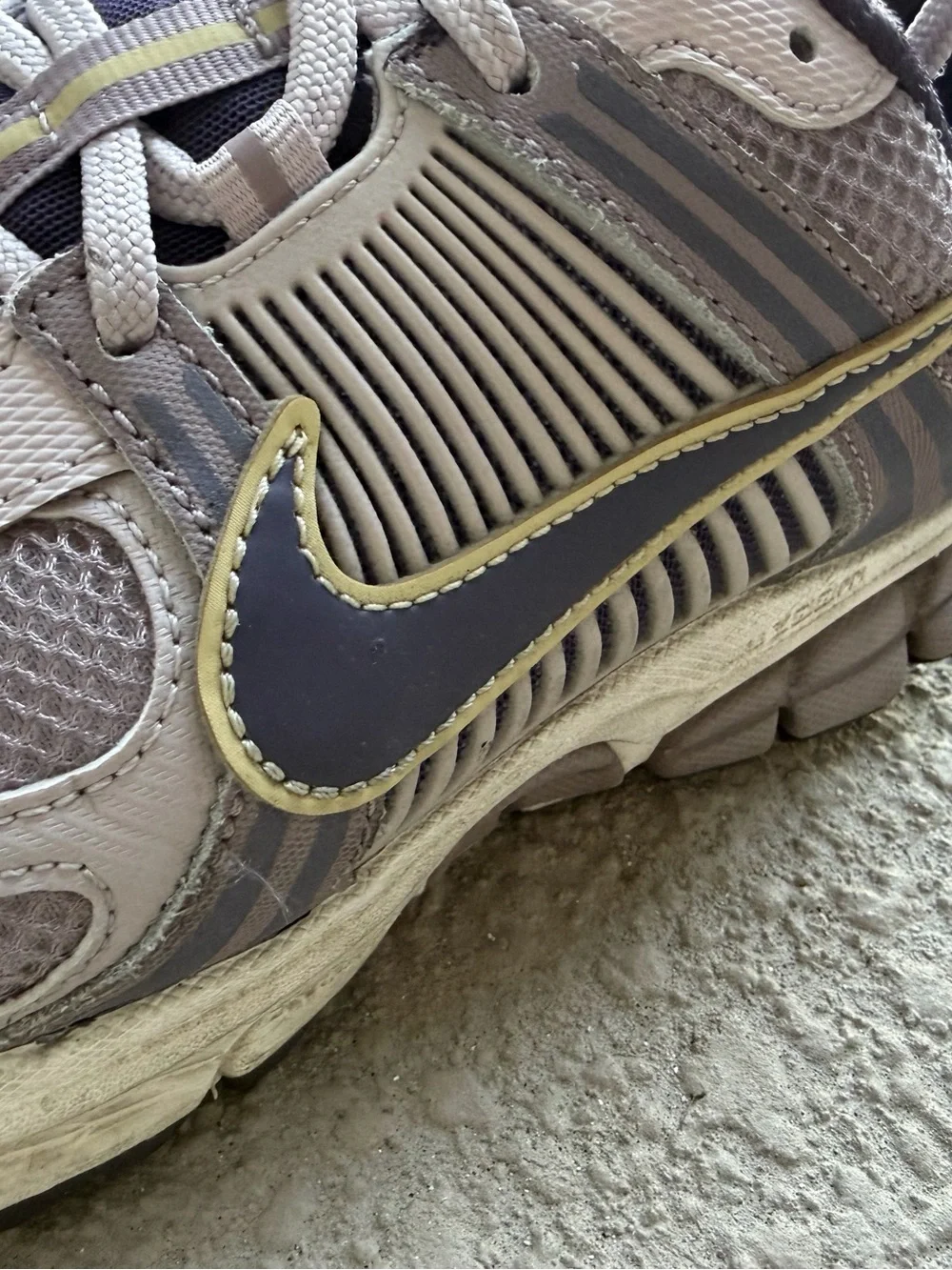 Nike Zoom Vomero 5 - Picture 3 of 7